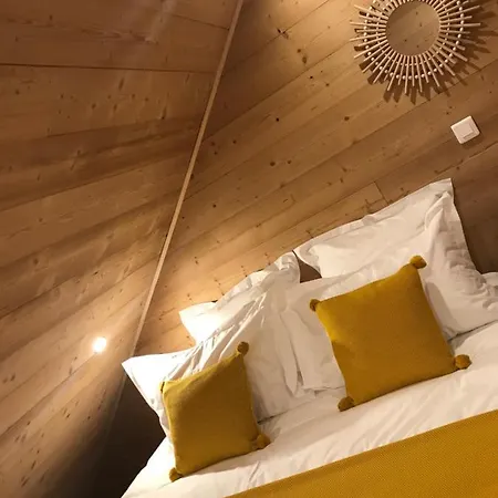Au Sommet Des Narcisses Bed & Breakfast
