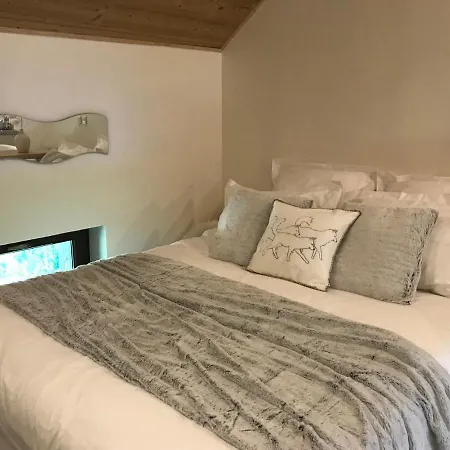 Au Sommet Des Narcisses Bed & Breakfast